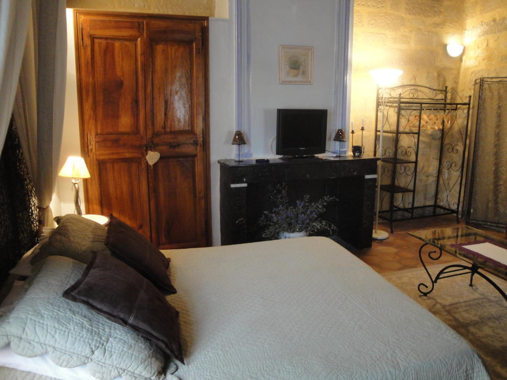 Villa Bastide de la Treille à Montaren-et-Saint-Médiers Chambre photo