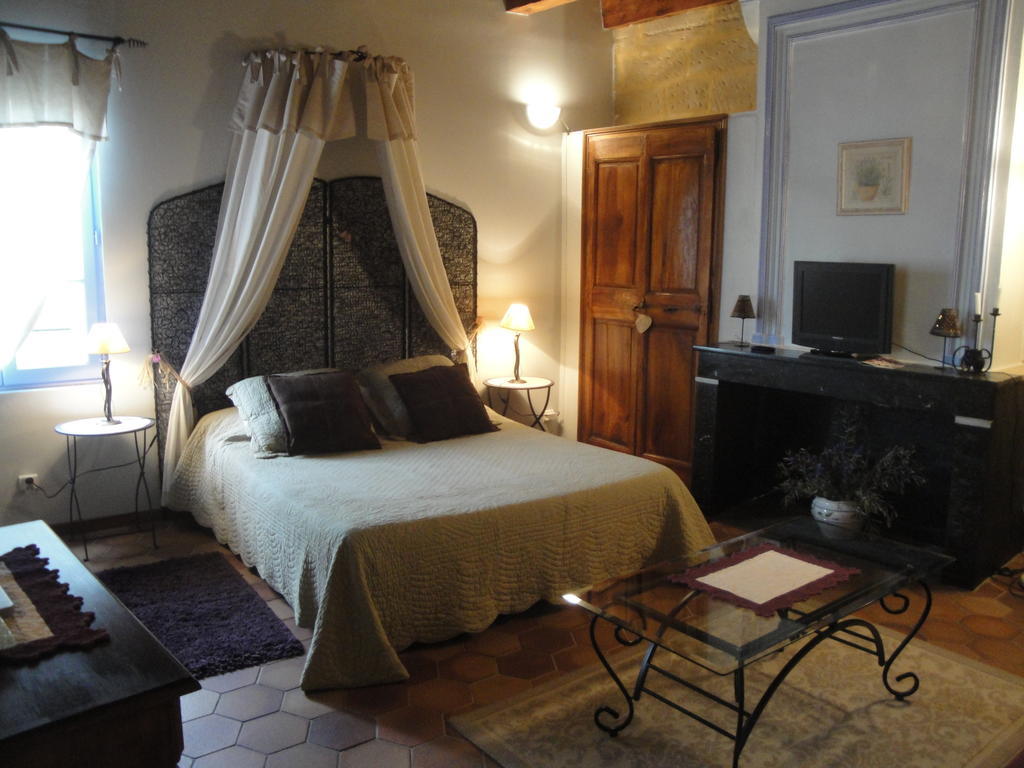 Villa Bastide de la Treille à Montaren-et-Saint-Médiers Chambre photo