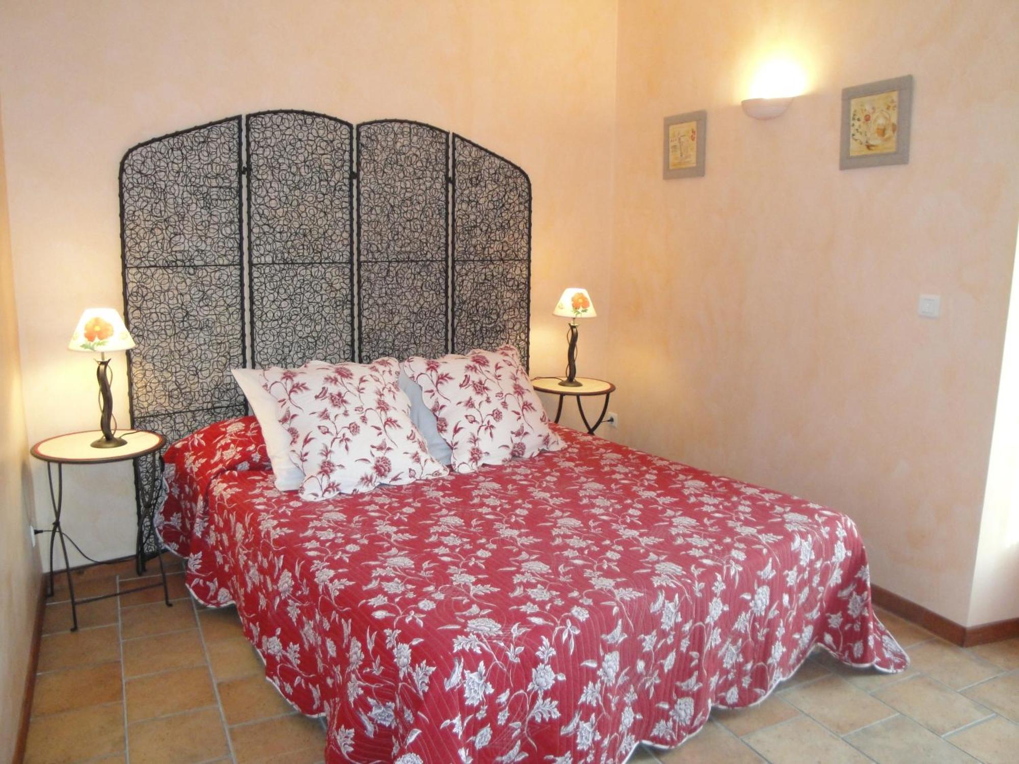 Villa Bastide de la Treille à Montaren-et-Saint-Médiers Extérieur photo
