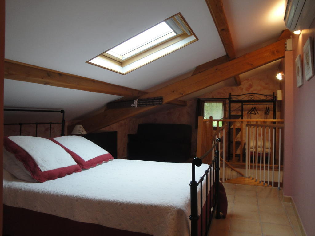 Villa Bastide de la Treille à Montaren-et-Saint-Médiers Chambre photo