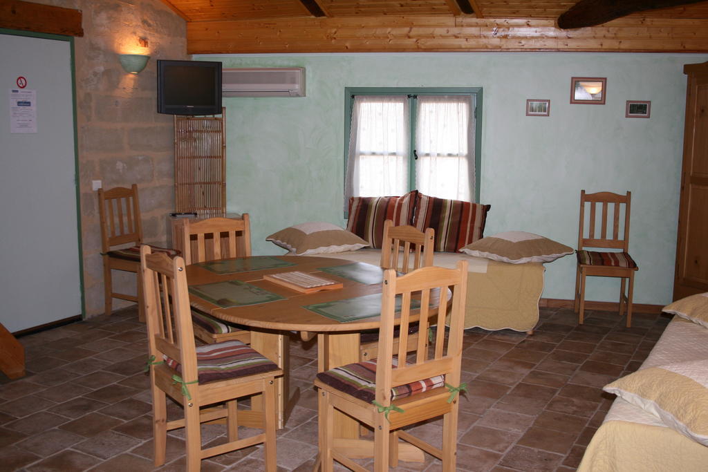 Villa Bastide de la Treille à Montaren-et-Saint-Médiers Chambre photo