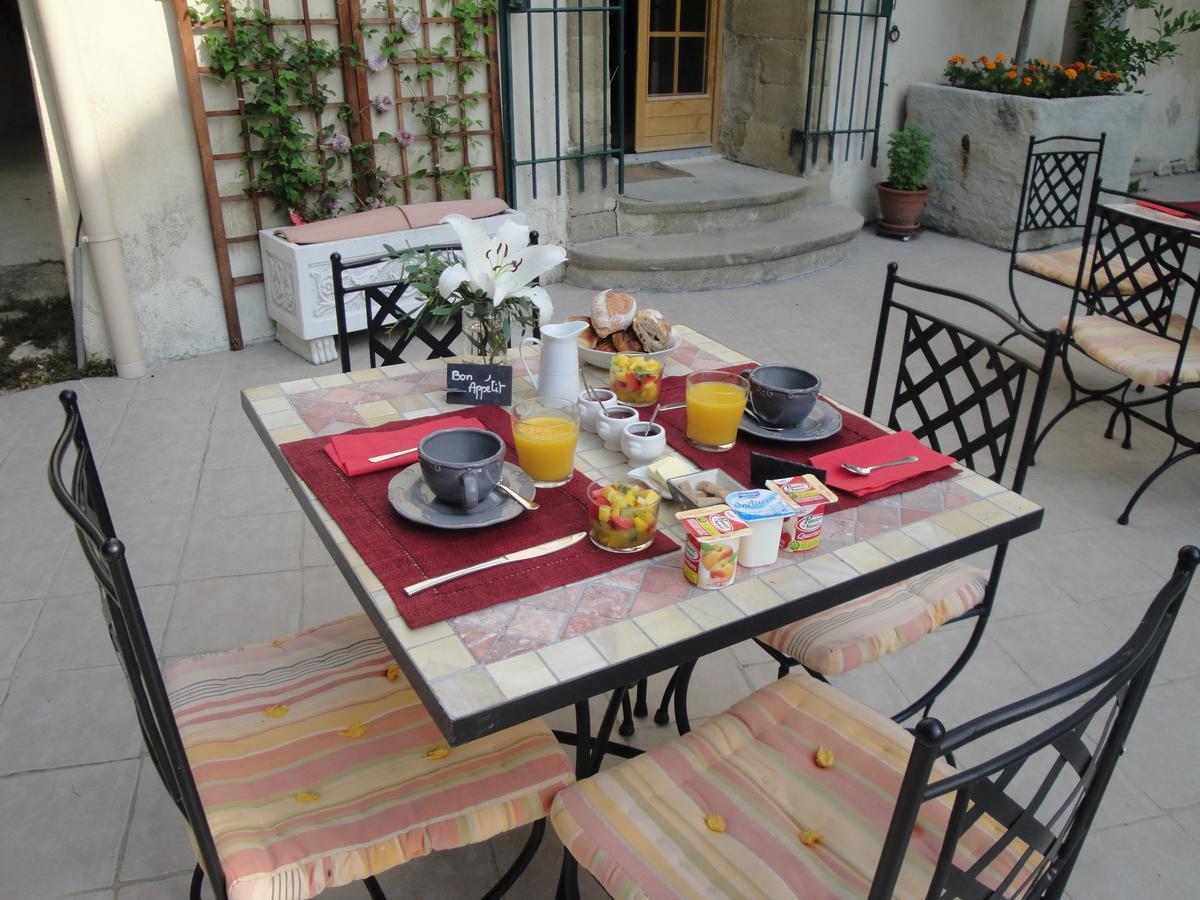Villa Bastide de la Treille à Montaren-et-Saint-Médiers Extérieur photo